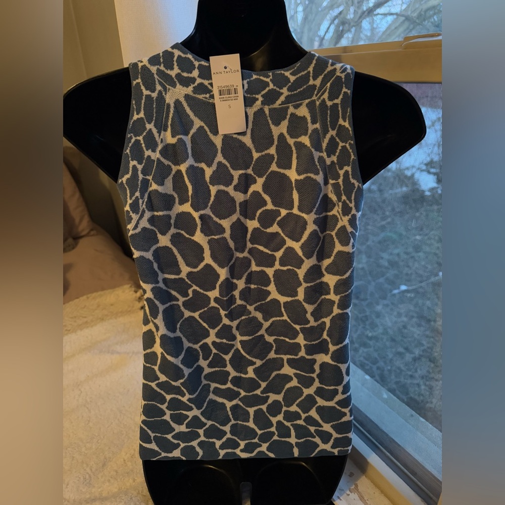 Ann Taylor Blue and White Tank - Size S - NWT - Picture 2 of 4